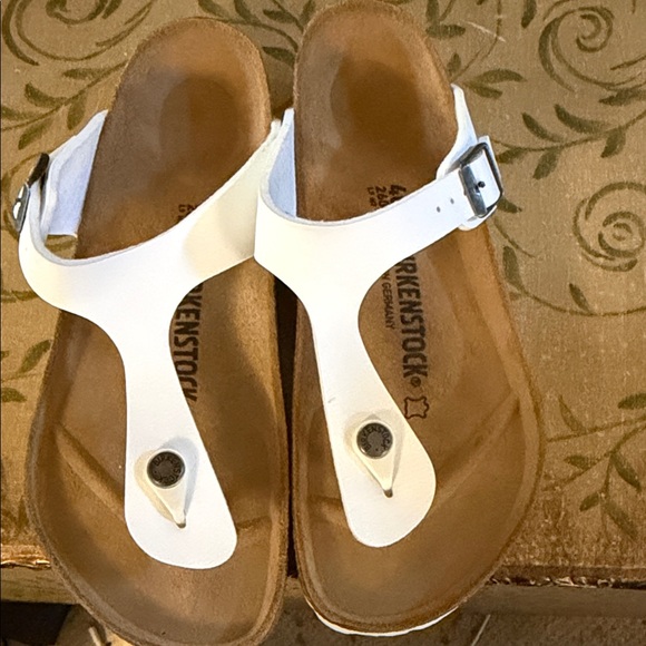 Birkenstock Women's White Thong Sandals - Picture 2 of 4